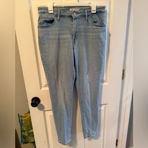 Levi Light Blue Jeans Women’s Size 32